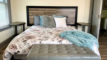 Signature House | Desk, soundproofing, free WiFi, bed sheets