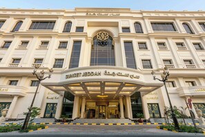 واجهة المنشأة