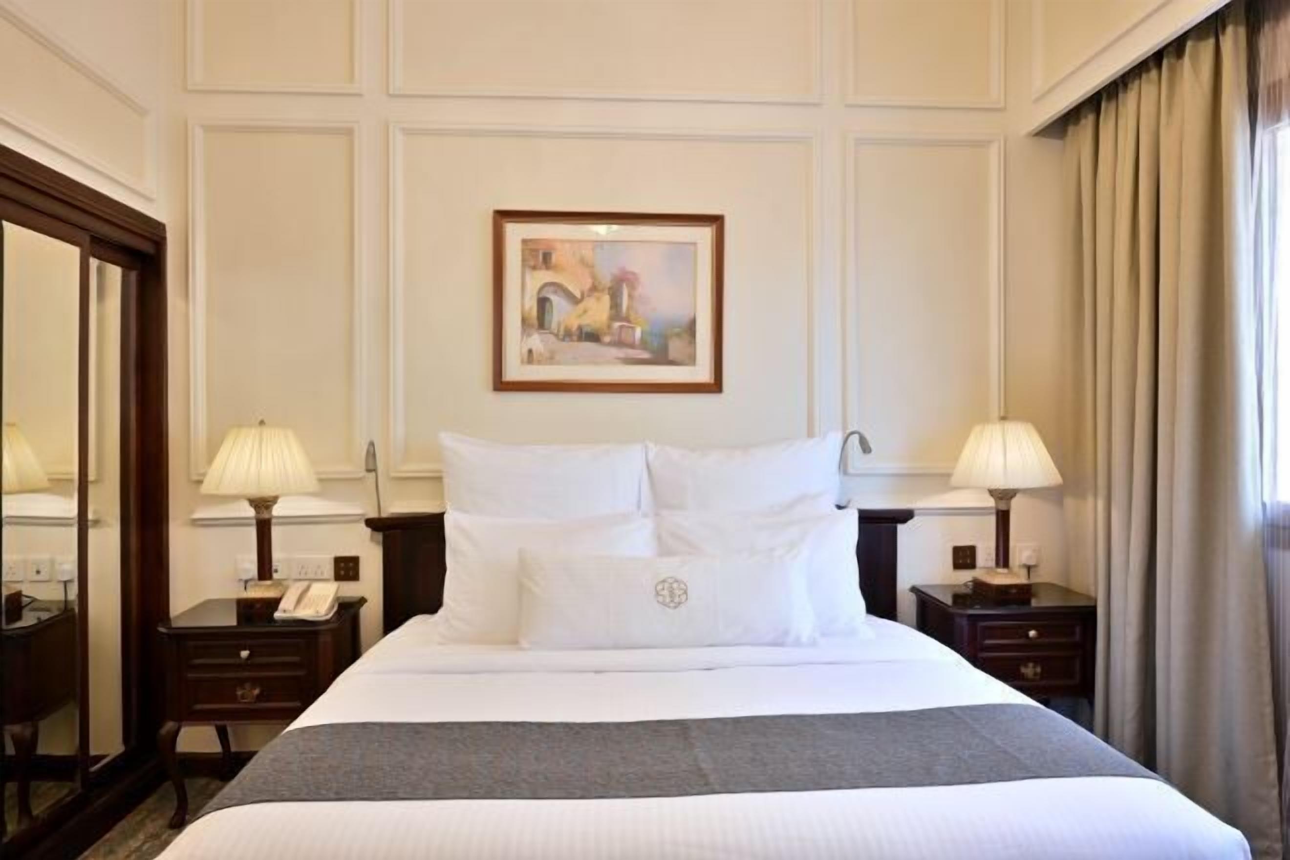 Minibar, in-room safe, desk, laptop workspace