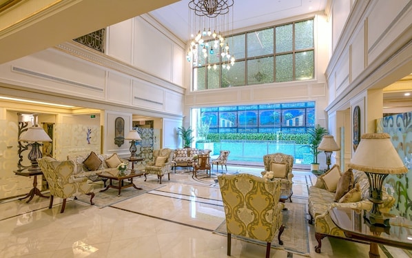 Lobby-Lounge
