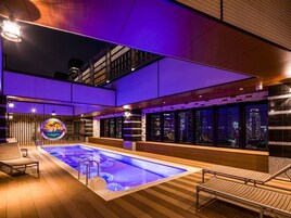 Piscina externa sazonal