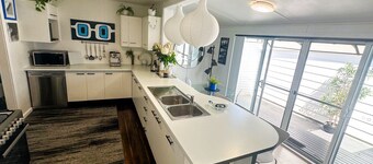 Retro Hidden Gem 10 mins to Wineries