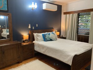 4 bedrooms, free WiFi, bed sheets - Close to City, Racetrack, Sailing Club. (Ludmilla)