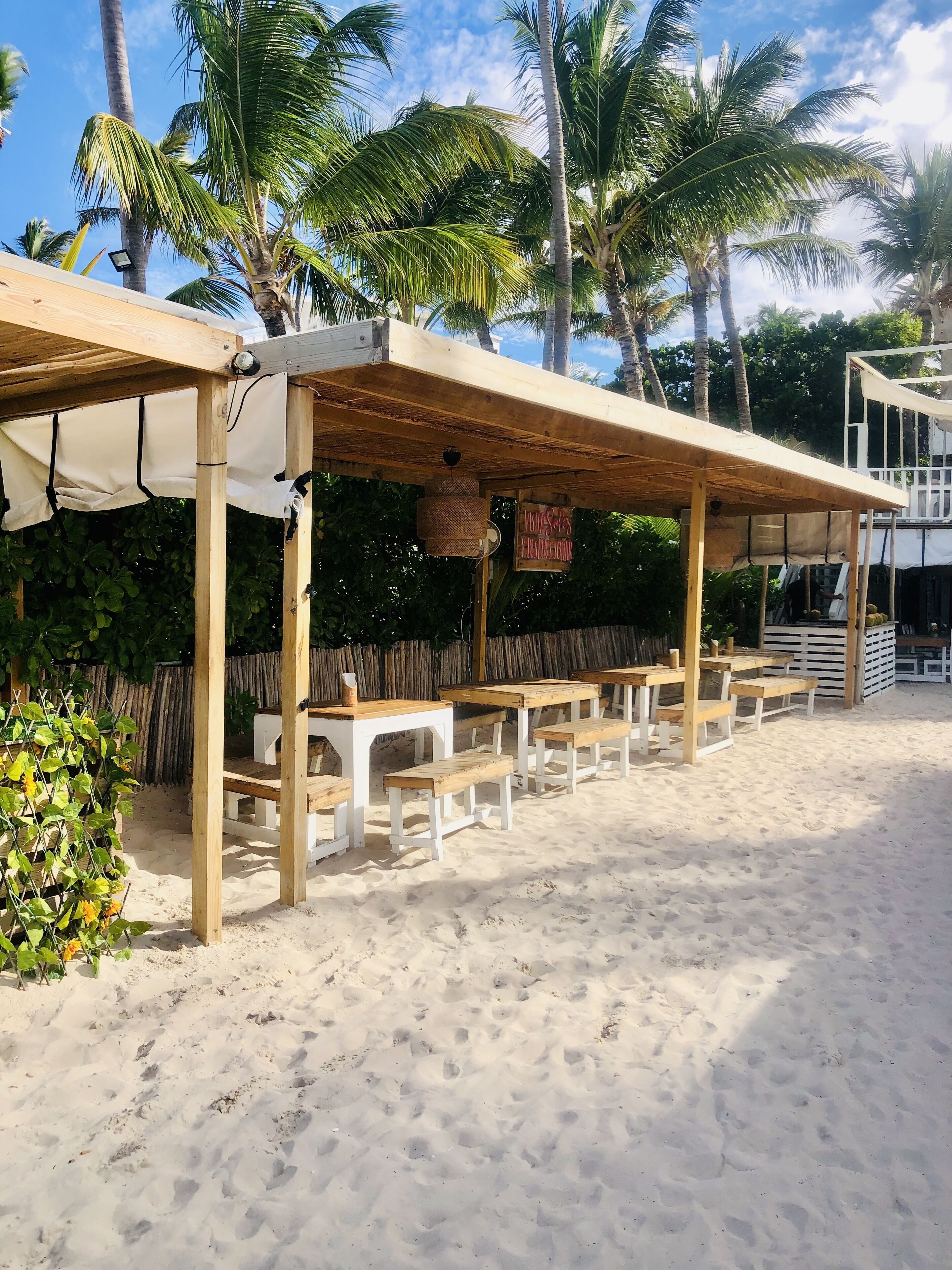 Foto - ROOFTOP POOL Ducassi Tropicana STUDIO SUITES Deluxe HOTEL Beach Club & SPA