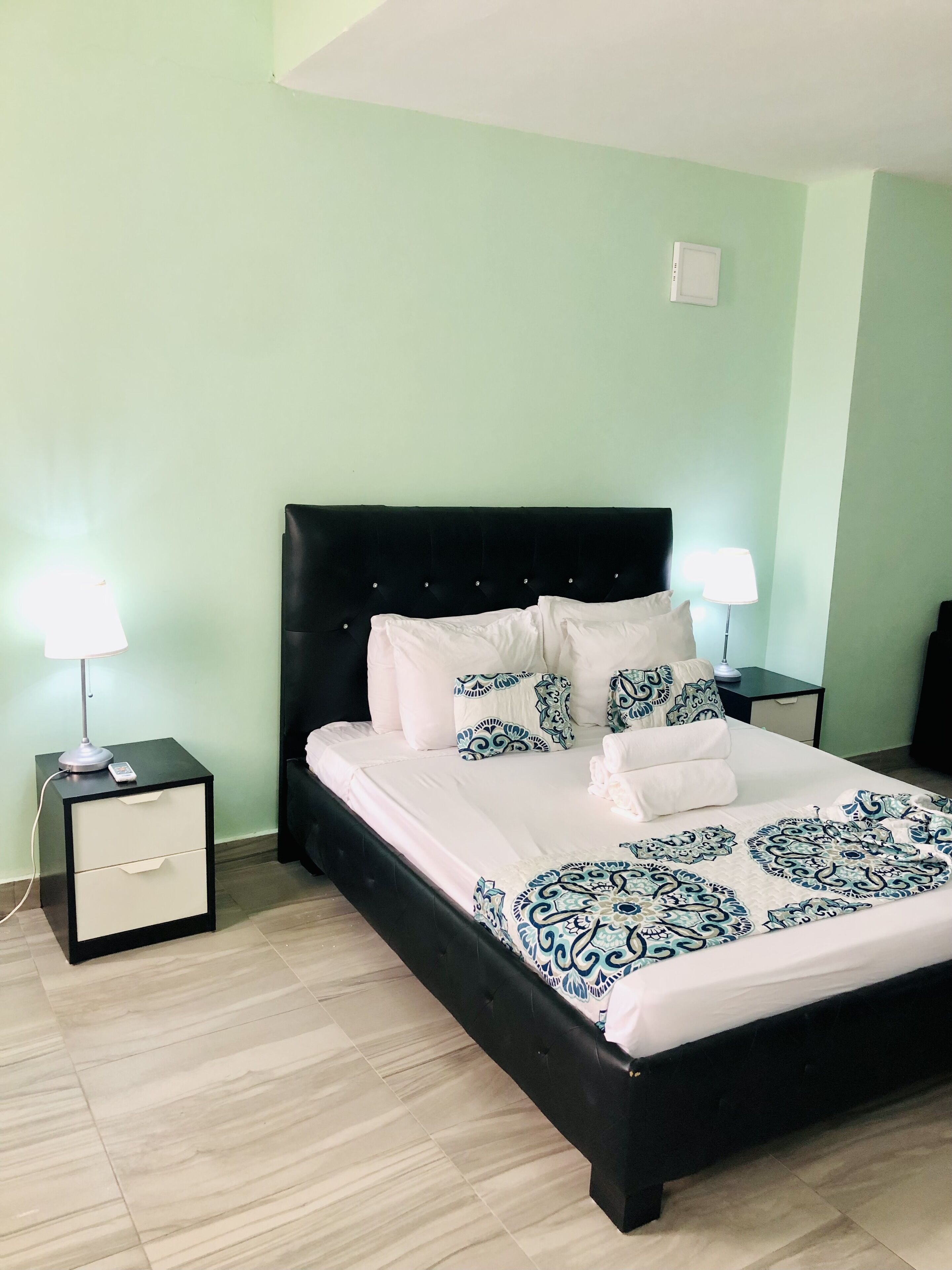 Foto - ROOFTOP POOL Ducassi Tropicana STUDIO SUITES Deluxe HOTEL Beach Club & SPA