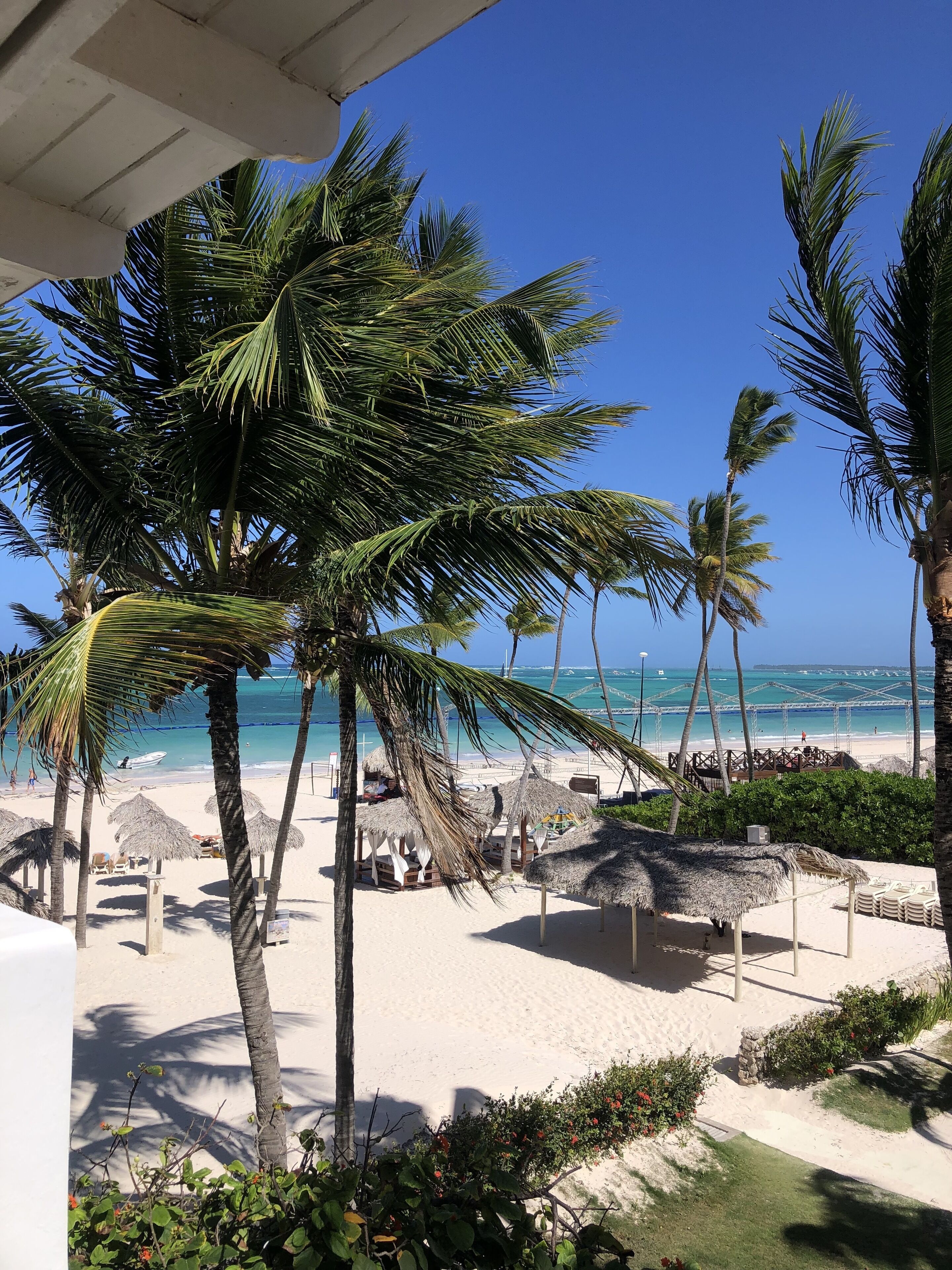 Foto - ROOFTOP POOL Ducassi Tropicana STUDIO SUITES Deluxe HOTEL Beach Club & SPA