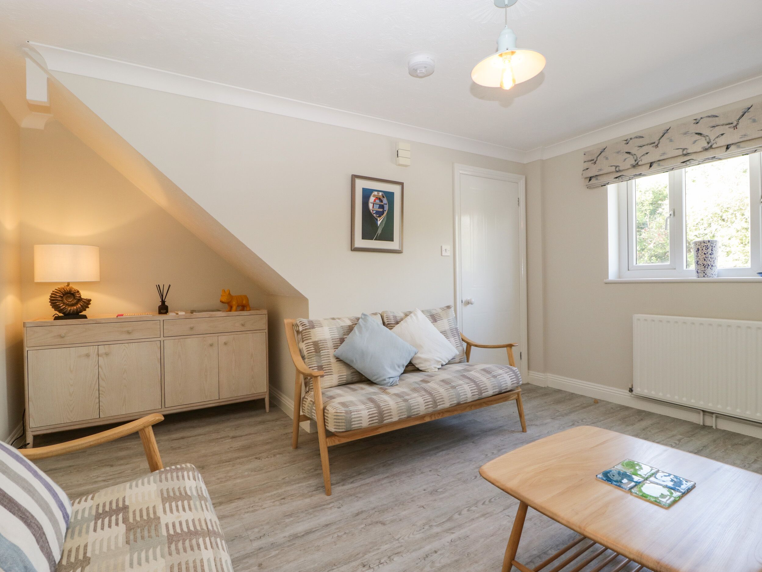 The Beach House, Pet Friendly, Country Holiday Cottage In West Bay - Bridport