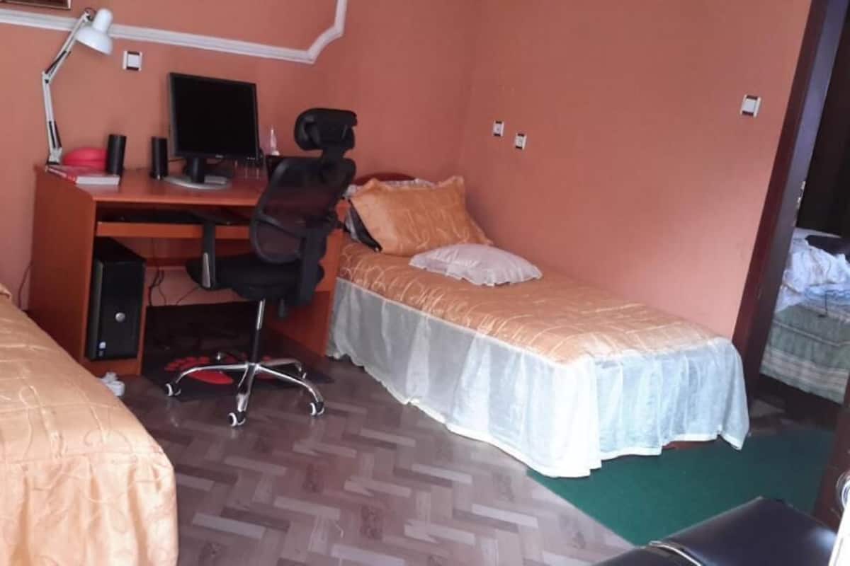 8 bedrooms, iron/ironing board, free WiFi