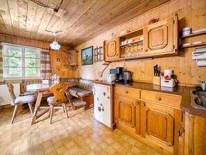 Fridge, oven, cookware/dishes/utensils