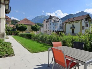 Outdoor dining - Henry's 100 by Interhome (Interlaken)