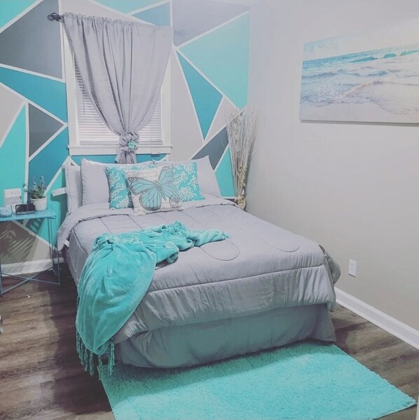 3 bedrooms, WiFi - The Nspired Beach Theme House (Columbus)