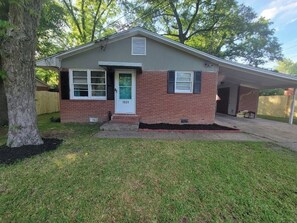 تفاصيل الفندق من الخارج