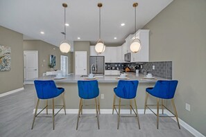 Microwave, oven, stovetop, dishwasher - Picture Renting Your Own Luxury Villa on the Exclusive Storey Lake Resort, Close to Disney, Orlando Villa 5423 (Kissimmee)