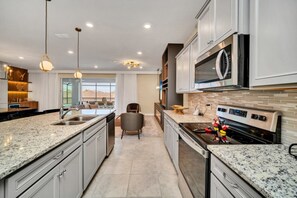 微波炉、烤箱、炉灶、洗碗机