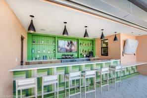 Bar (en la propiedad)