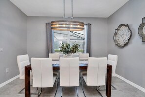 Villa (5 Bedrooms) | Property amenity - The Secret to Enjoying the Best Orlando Villa Holiday While Staying on Windsor Island Resort, Orlando Villa 5568 (Kissimmee)