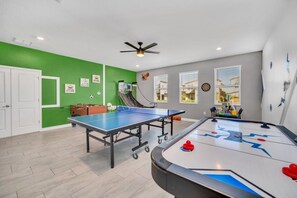 Games room - 5 Star Villas Close to Disney, Orlando Villa 5646 (Kissimmee)