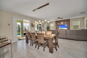 Dining - 5 Star Villas Close to Disney, Orlando Villa 5646 (Kissimmee)