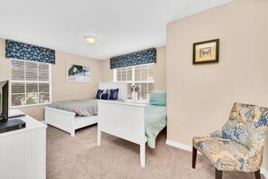 5 bedrooms, laptop workspace, bed sheets