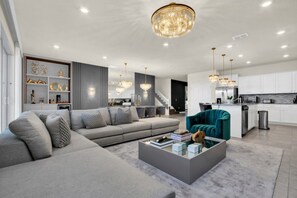 Living area - Fantastic Mansion on Windsor Island Resort, Orlando Mansion 5660 (Davenport)