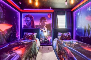 10 bedrooms, laptop workspace, iron/ironing board, bed sheets - Fantastic Mansion on Windsor Island Resort, Orlando Mansion 5660 (Davenport)