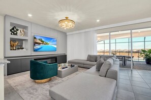 Living area - Fantastic Mansion on Windsor Island Resort, Orlando Mansion 5660 (Davenport)