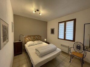 3 camere