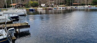 Very bright Scandinavian chalet located 3 min. from the lake and 10 min. of the