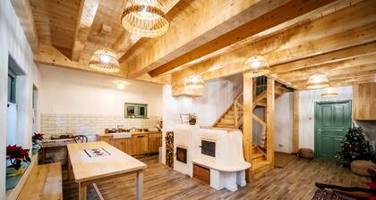 Traditional Romanian cottage w/firepit, huge garden