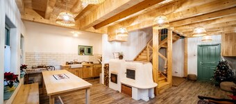 Traditional Romanian cottage w/firepit, huge garden