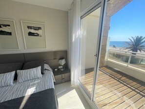 3 slaapkamers, een strijkplank/strijkijzer, gratis wifi, beddengoed