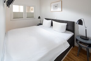 2 bedrooms, travel crib, free WiFi, bed sheets - // S O N N E N D E C K 14 // (Norderney)