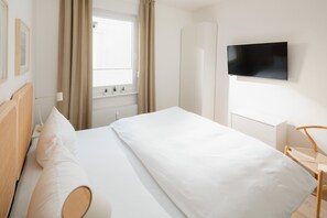 1 Schlafzimmer, Reisekinderbett, kostenloses WLAN, Bettwäsche