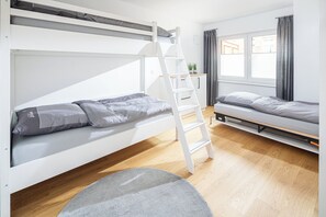 2 Schlafzimmer, Reisekinderbett, kostenloses WLAN, Bettwäsche