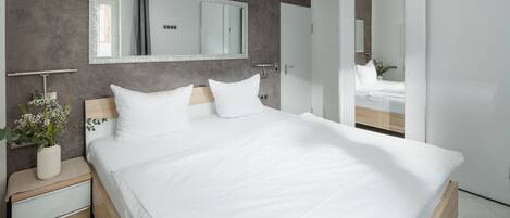 1 bedroom, travel crib, free WiFi, bed sheets