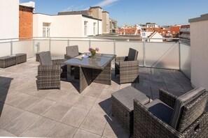 تناول الطعام بالخارج