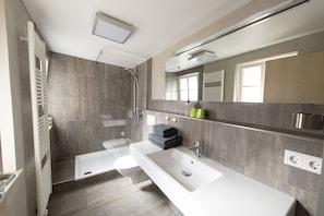 Chambre Double Confort | Salle de bain