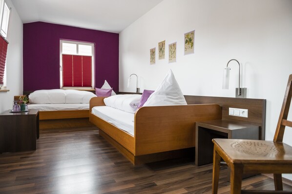 Kahden hengen deluxe-huone | Allergiatestatut vuodevaatteet, ilmainen Wi-Fi, vuodevaatteet