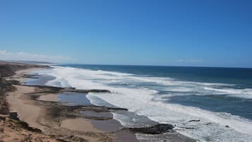 Ubicación a pie de playa, tumbonas y toallas de playa