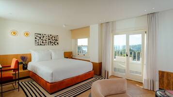 Hochwertige Bettwaren, Betten mit Memory-Foam-Matratzen, Minibar