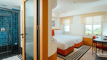 Superior Sea Or City View Room | 高級寢具、記憶棉床墊、迷你吧、房內夾萬