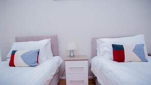 3 bedrooms, Internet