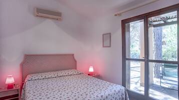 3 chambres, fer et planche à repasser, Wi-Fi, draps fournis