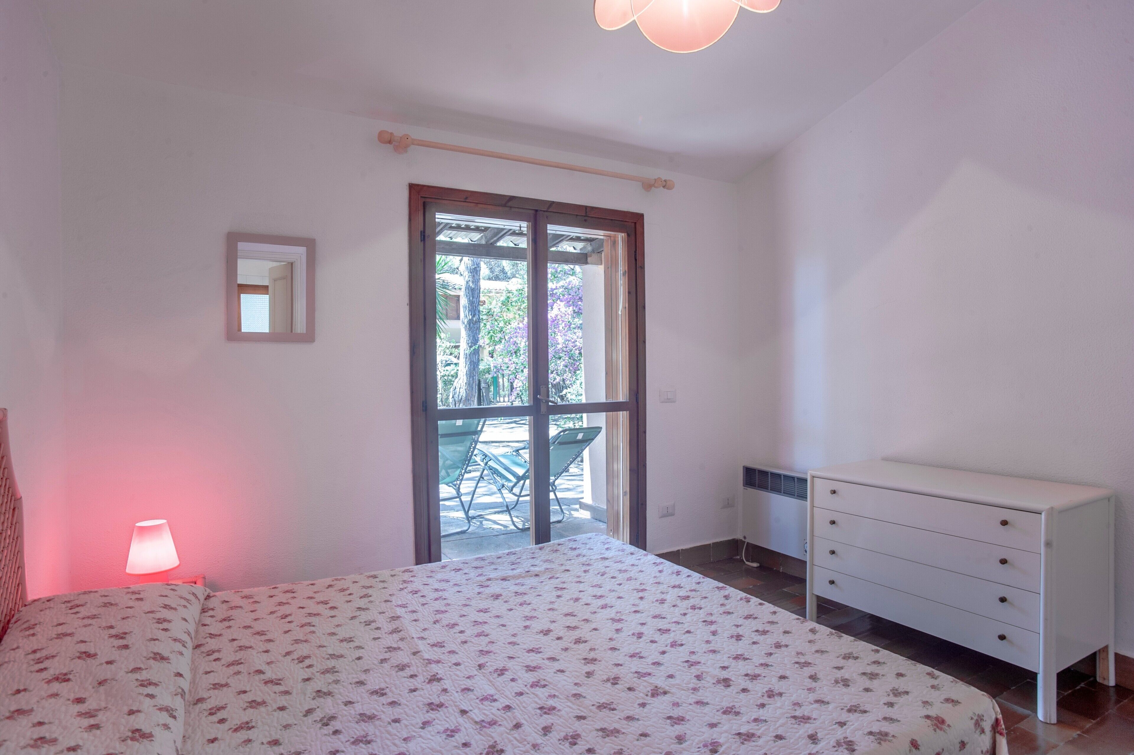 3 makuuhuonetta, silitysrauta/-lauta, Wi-Fi, vuodevaatteet