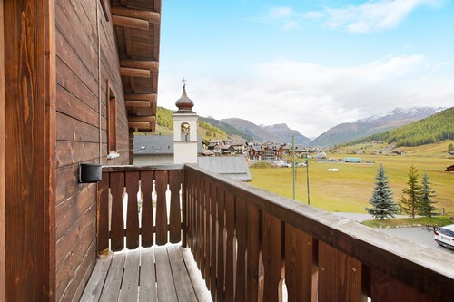Apartment Ables Baita Aris with Mountain View, Balcony & Wi-Fi