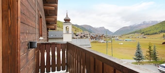Apartment Ables Baita Aris with Mountain View, Balcony & Wi-Fi