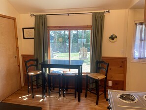 Interior - Edgewater 2, Lake Front Suite (Minocqua)