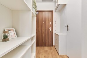 Interior - Na Grobli 36 | Functional Studio | Desk (Wroclaw)