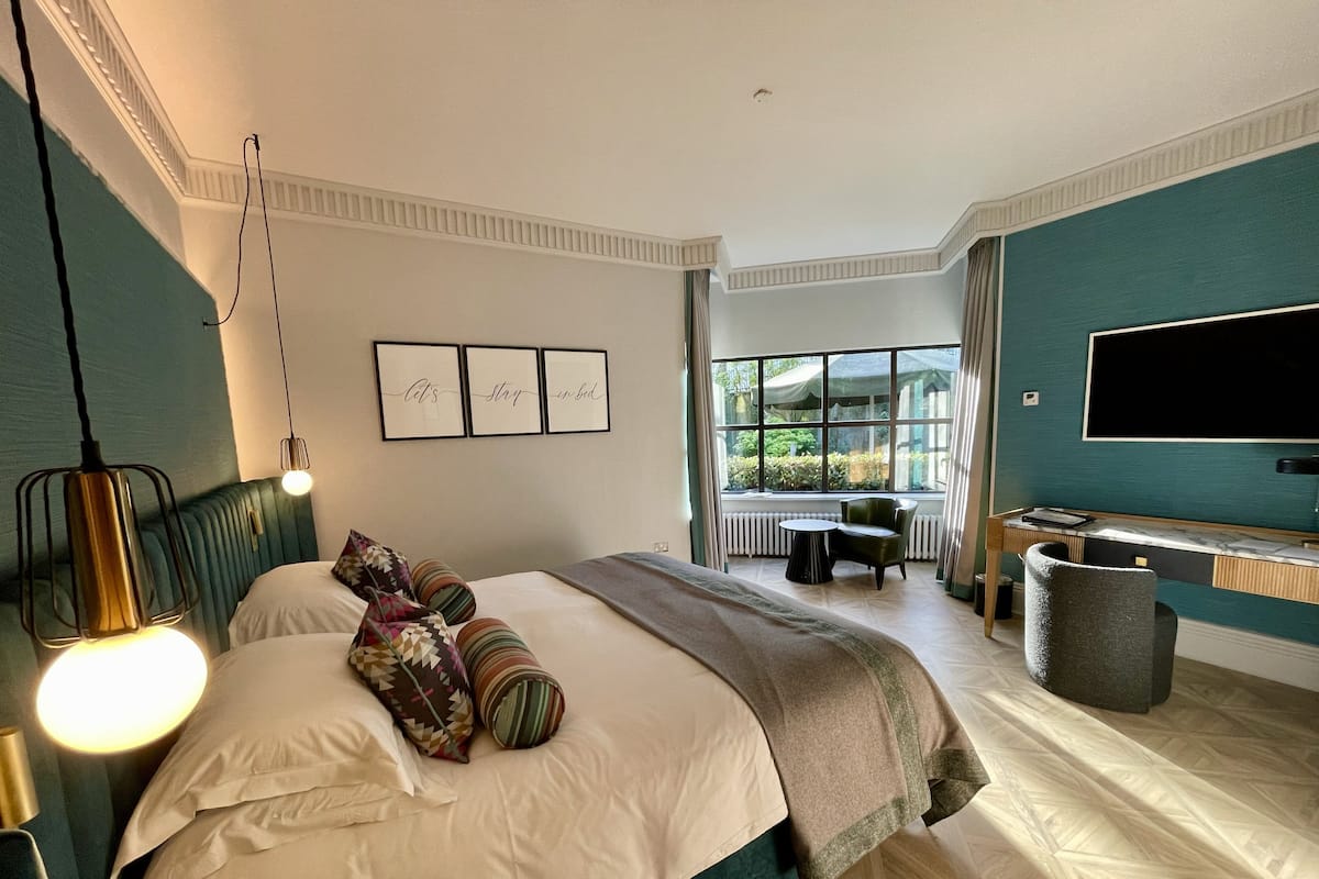 Deluxe Double or Twin Room | Hypo-allergenic bedding, in-room safe, desk, iron/ironing board