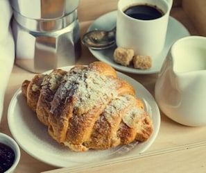 Petit déjeuner préparé sur commande servi tous les jours en supplément